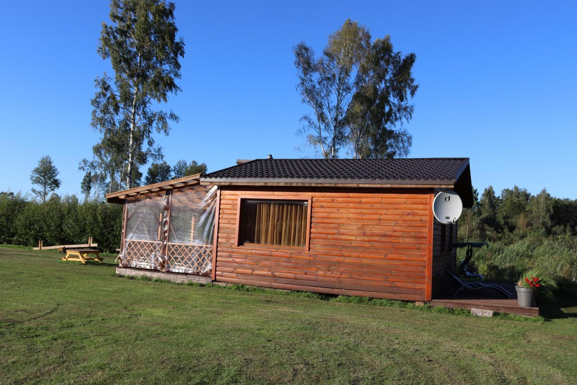 Kundzini Hotel Bīriņi Eksteriør billede