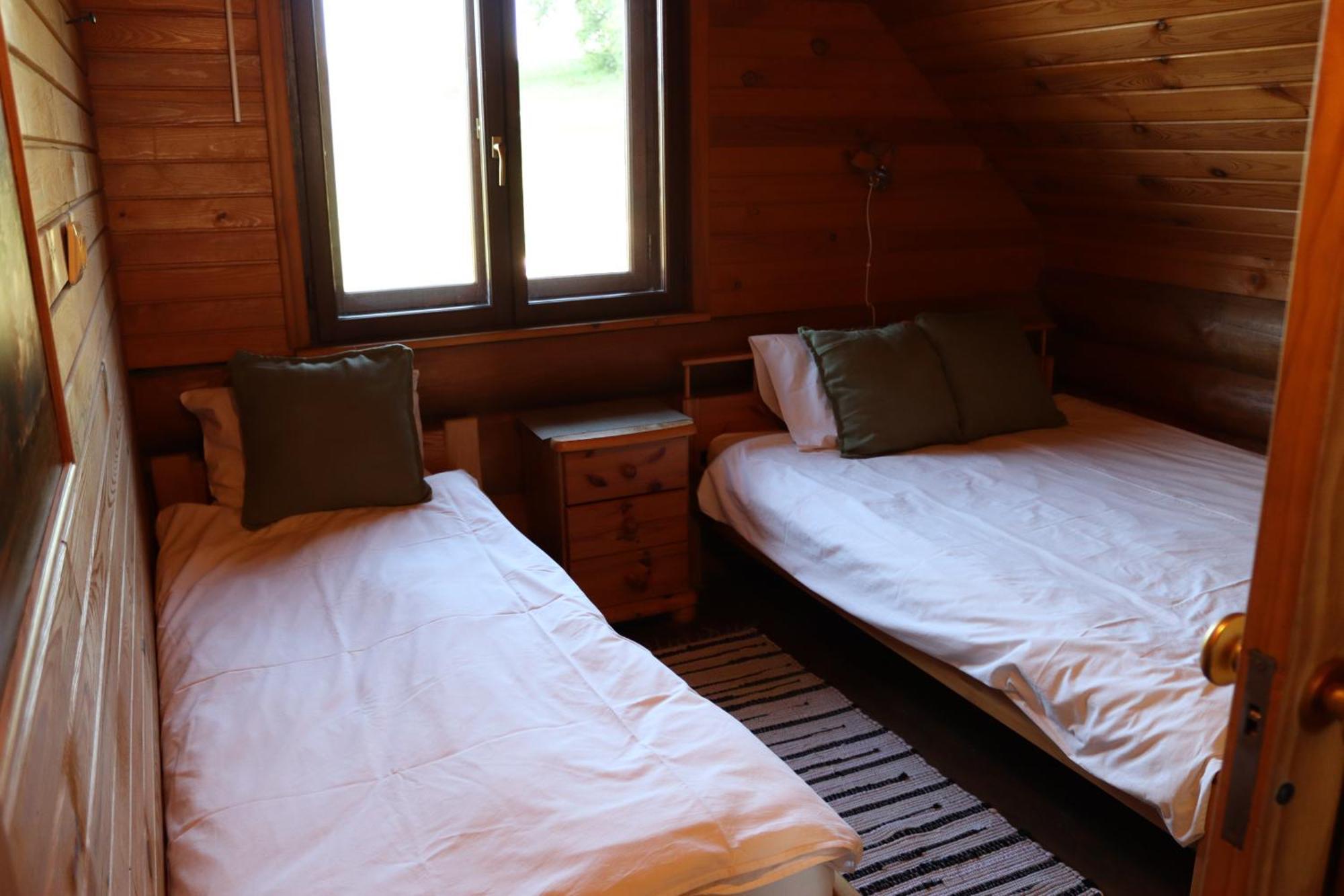 Kundzini Hotel Bīriņi Eksteriør billede